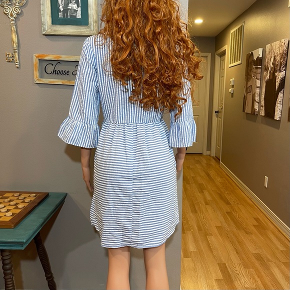 🚫SOLD🚫 Adorable blue white striped seersucker dress - Picture 13 of 16